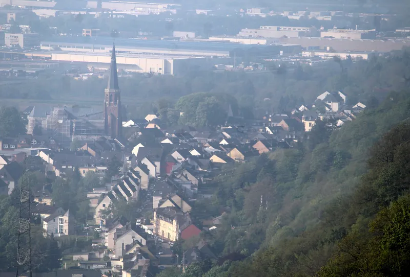 Blick vom Markusberg zur Kirche St. Helena im Trierer Stadtteil Euren