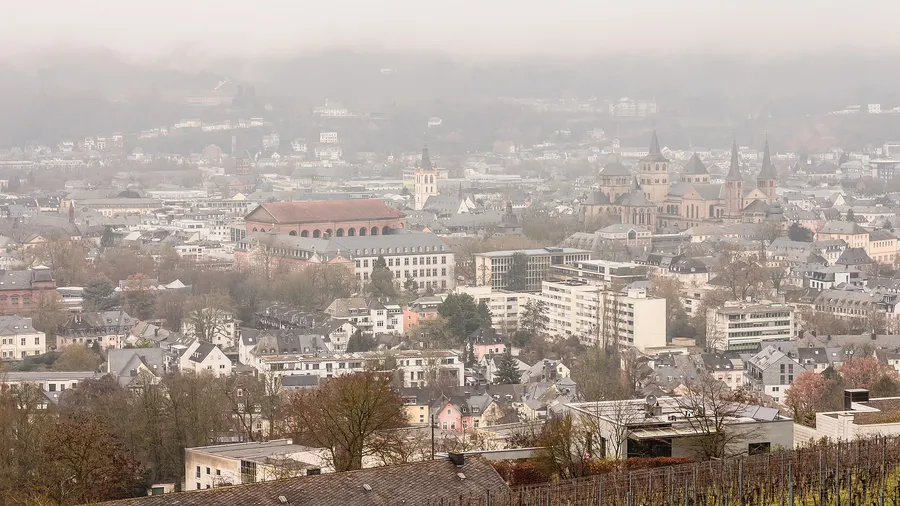 Panoramablick vom Petrisberg über die Stadt Trier