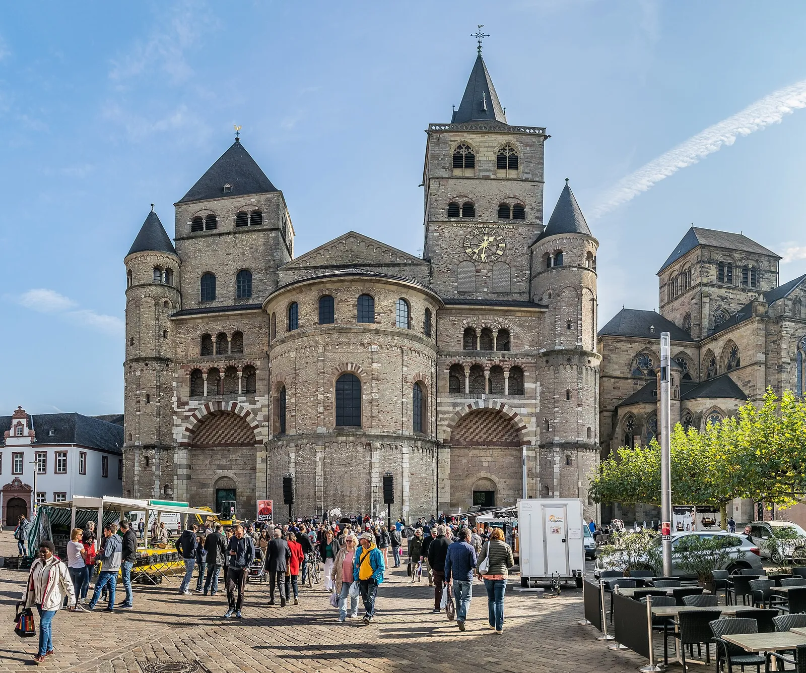 Westfassade des Trierer Doms St. Peter